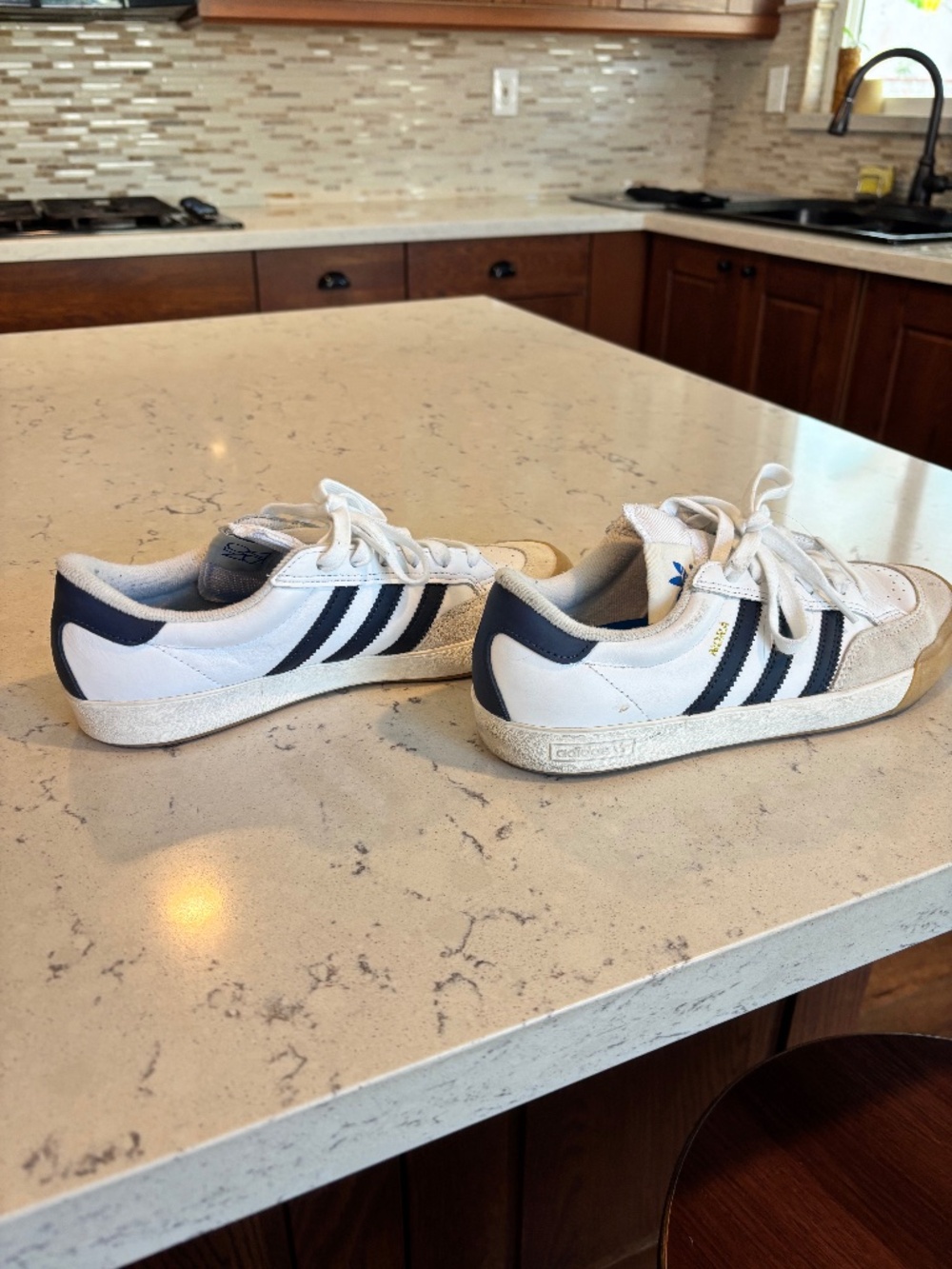 Adidas Nora, white/blue
